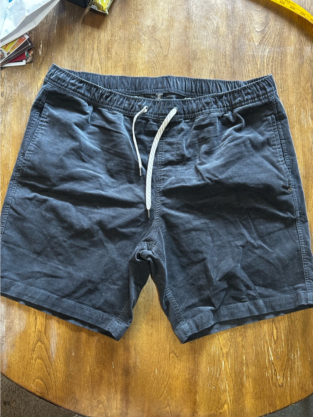 Vuori Men's Optimist Charcoal Corduroy Drawstring Shorts XXL Casual Comfy Grey